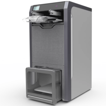 Choose the FoldiMate gray machine, an elegant, high-performance solution for folding your garments quickly and accurately. Its sober, modern design, coupled with advanced technology, simplifies the care of your clothes. Discover the FoldiMate grey on de.foldimateofficial.com.